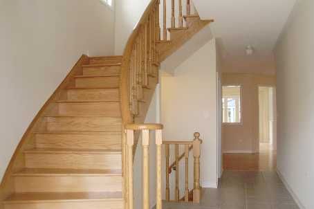 381 Queen Mary Dr, Brampton, L7A3T1 | Image 2