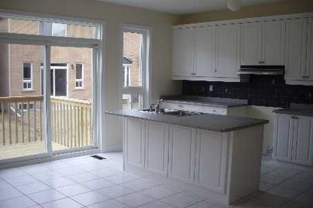 381 Queen Mary Dr, Brampton, L7A3T1 | Image 3