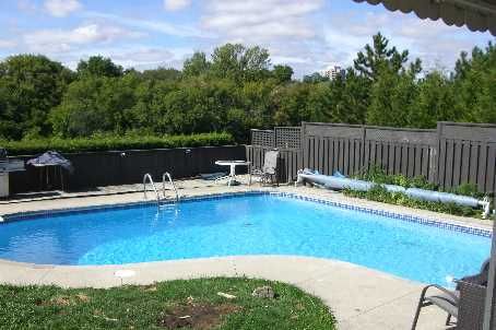 34 Haslemere Ave, Brampton, L6W 2X | Image 3