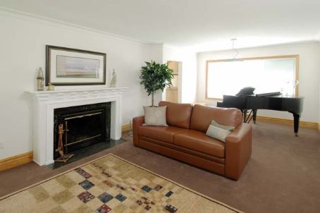 190 Maplewood Rd, Mississauga, L5G2M6 | Image 3