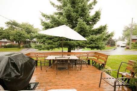 37 Carlyle Cres, Brampton, L6W2Y9 | Image 2