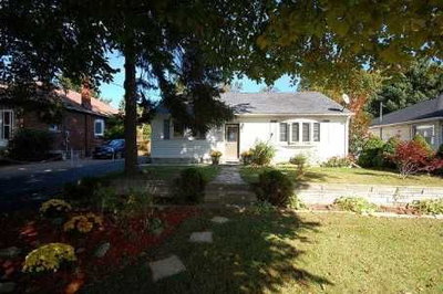 Detached House sold at 1079 Deta Road, Mississauga, Ontario, L5E2R6 - Lakeview - MLS: W1973432