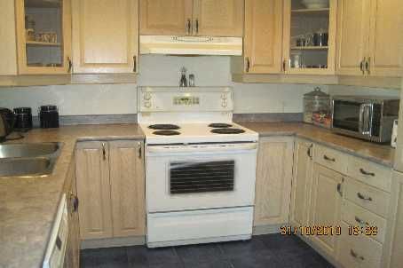 26 Richmond Dr, Brampton, L6W2E9 | Image 3