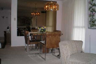 Unit 310 — 1300 Mississauga Valley Blvd, Mississauga - Mississauga Valleys image-0-1