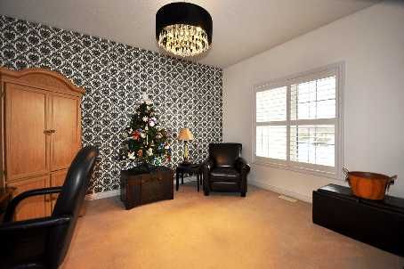 48 Rayburn Meadows Rd, East Garafraxa, L9W2Y9 | Image 3