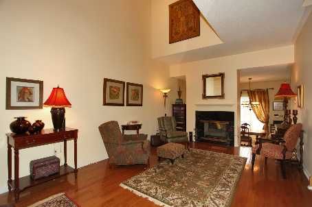 40 Chester St, Oakville, L6H6G8 | Image 2