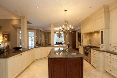 94 Shorewood Pl, Oakville, L6K3Y4 | Image 2