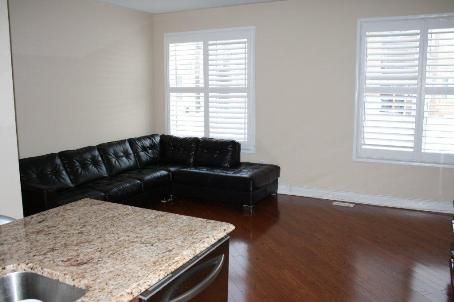 899 Pickersgill Cres, Milton, L9T7T7 | Image 2