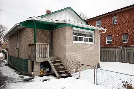 19 Connorvale Ave, Toronto, M8W3Z9 | Image 3