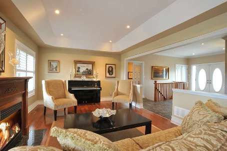 8 Castlewood Crt, Caledon, L7K0C1 | Image 3