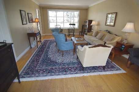 150 Wolfdale Ave, Oakville, L6L4S1 | Image 2