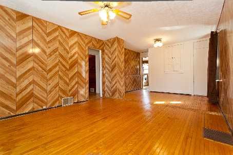 19 Connorvale Ave, Toronto, M8W3Z9 | Image 3