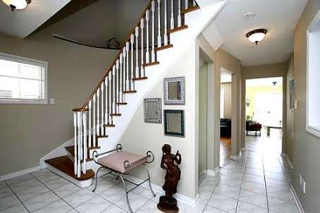 5380 Floral Hill Cres, Mississauga, L5V1V3 | Image 2