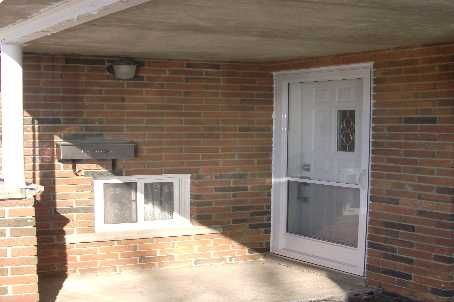 540 Cavell Dr, Mississauga, L5B2N9 | Image 3