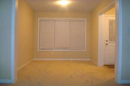 782 Maquire Terr, Milton, L9T6P5 | Image 3