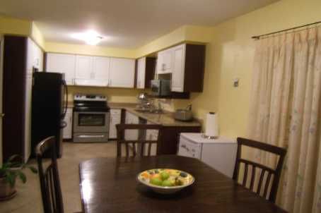 1615 Sir Monty's Dr, Mississauga, L5N4R1 | Image 3