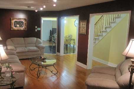 814 Golden Farmer Way, Mississauga, L5W1A7 | Image 2