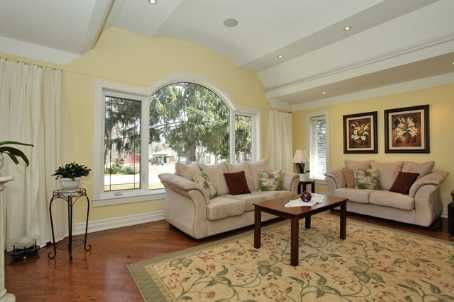 366 Winston Rd, Oakville, L6L4W5 | Image 3