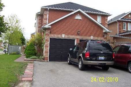 10 Colleyville St, Brampton, L7A1H3 | Image 3