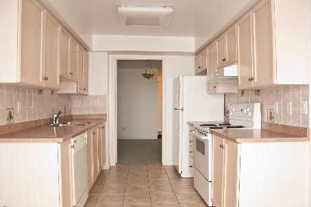 1505 - 35 Kingsbridge Garden Circ, Mississauga, L5R3Z5 | Image 2