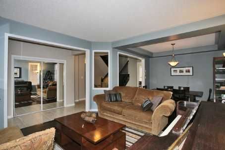 369 Potts Terr, Milton, L9T0X5 | Image 2