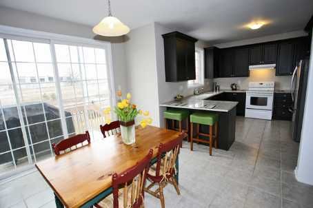 369 Potts Terr, Milton, L9T0X5 | Image 3