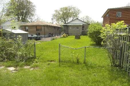 19 Connorvale Ave, Toronto, M8W3Z9 | Image 3