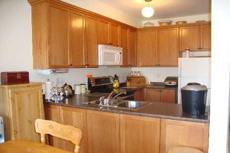 118 Niagara Tr, Halton Hills, L7G0A8 | Image 2