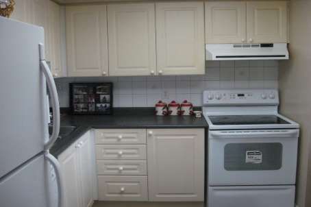 1410 - 135 Hillcrest Ave, Mississauga, L5B4B1 | Image 2