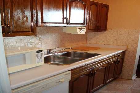 902 - 3065 Queen Frederica Dr, Mississauga, L4Y3A3 | Image 3