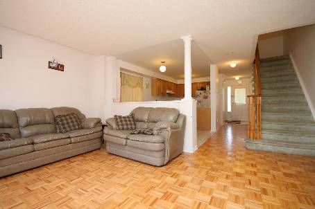 34 Earth Star Tr, Brampton, L6R2P3 | Image 3