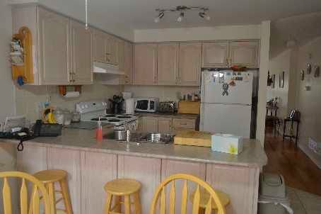 126 Edenbrook Hill Dr, Brampton, L7A2R2 | Image 2