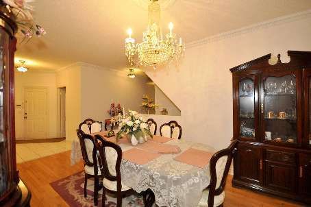 28 Banks Dr, Brampton, L6P1A5 | Image 3