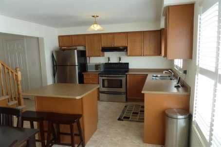 67 Decker Hollow Circ, Brampton, L6X0L5 | Image 2