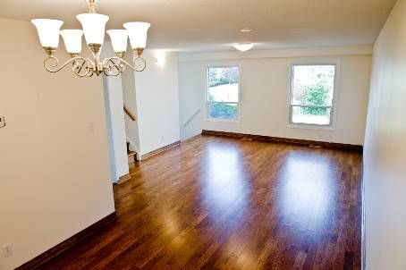 2711 Spruce Needle Crt, Mississauga, L5L1N2 | Image 3