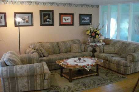 11 Farley Cres, Toronto, M9R2A5 | Image 2