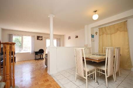 34 Earth Star Tr, Brampton, L6R2P3 | Image 3