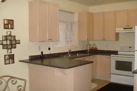 5502 Waterwind Cres, Mississauga, L5M0G4 | Image 2