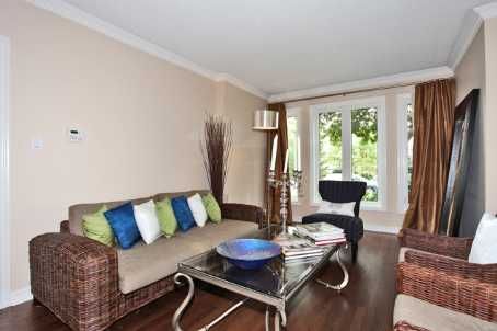 1036 Masters Green Cres, Oakville, L6M2N7 | Image 3