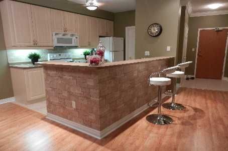 313 - 443 Centennial Forest Dr, Milton, L9T6A1 | Image 3