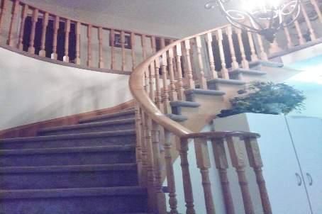 10 Colleyville St, Brampton, L7A1H3 | Image 2