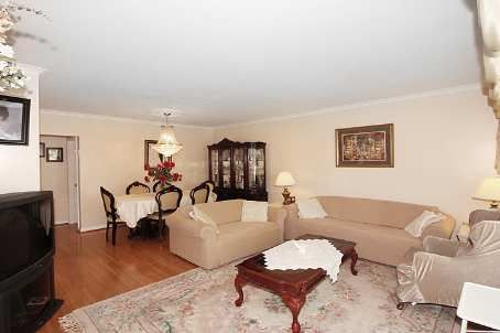 33 Renault Cres, Toronto, M9P1J2 | Image 2