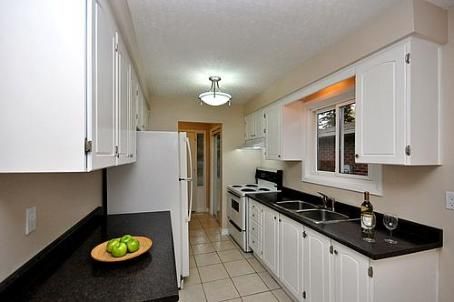 Semi-Detached House sold at 103 Manitou Crescent, Brampton, Central Park, L6S2Z6 - MLS: W2219945