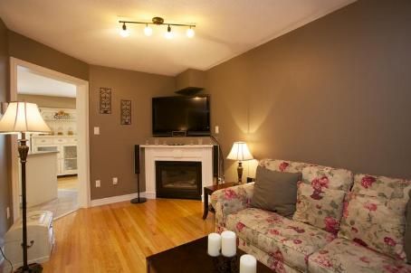 542 Leatherleaf Dr, Mississauga, L4Z3Y5 | Image 2