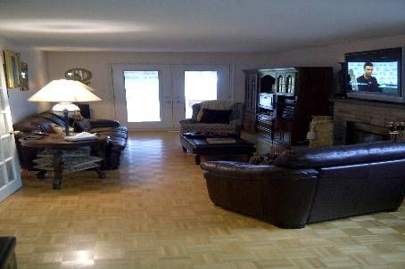 115 Antigua Rd, Mississauga, L5B2T8 | Image 3