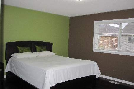 19 Wetmeadow Dr, Brampton, L7A2T6 | Image 3