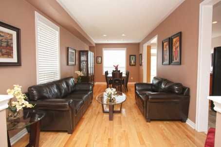 4777 Glasshill Grve, Mississauga, L5M7R6 | Image 2