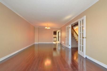 531 Loretta Crt, Mississauga, L5B3S2 | Image 3