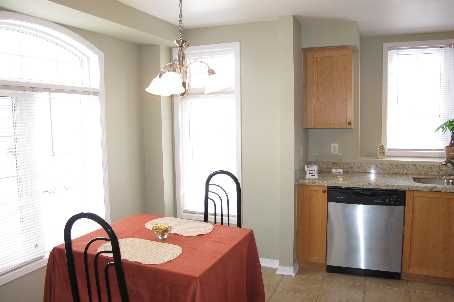 7114 Chatham Crt, Mississauga, L5N8R1 | Image 3