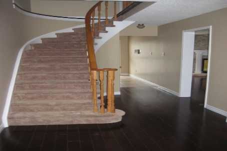 531 Loretta Crt, Mississauga, L5B3S2 | Image 2